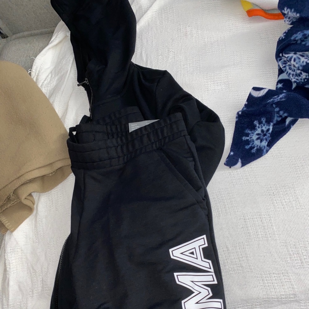 Brand new women’s puma sweatsuit size small